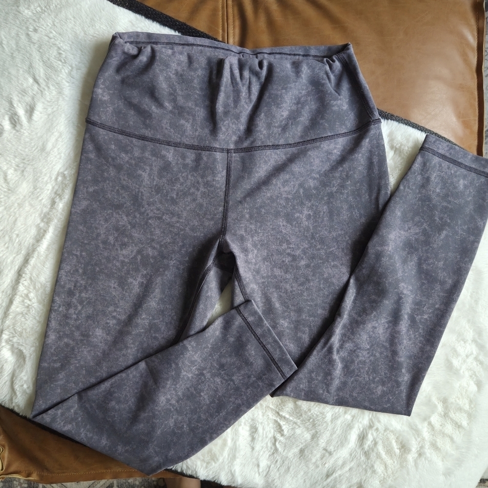 Lululemon Denim Wash Dusky Lavendar Wunder Train HR Tight Size 10